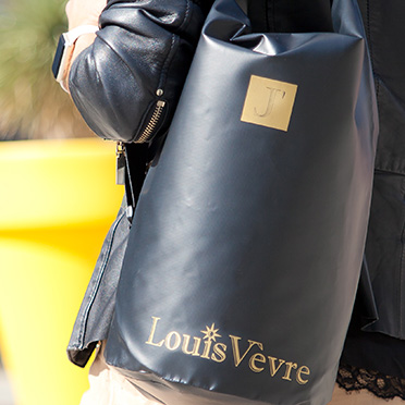 Sac à dos étanche noir doré chic